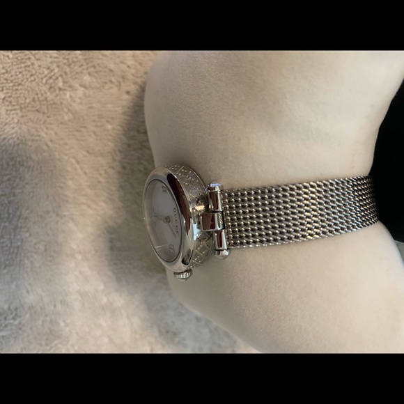 Gucci women’s Diamantissima watch - Picture 6 of 6